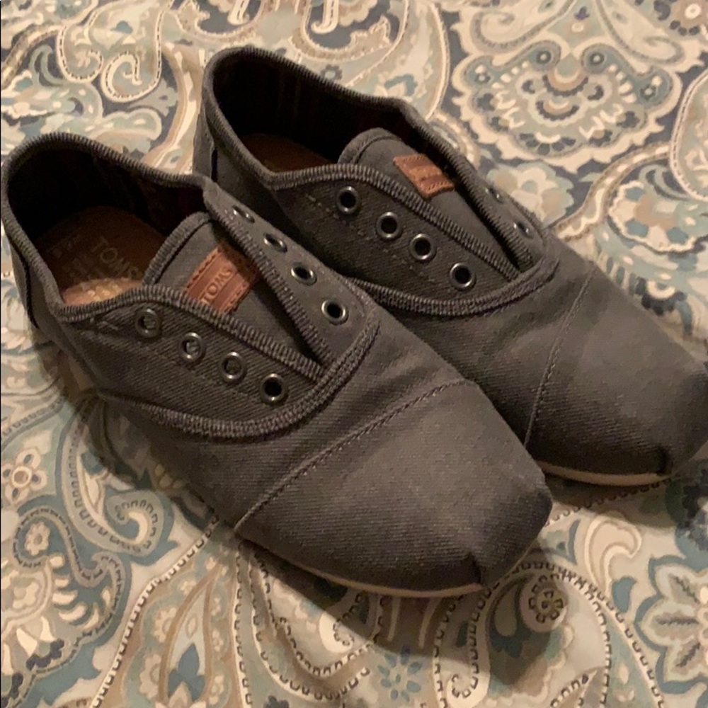 Toms